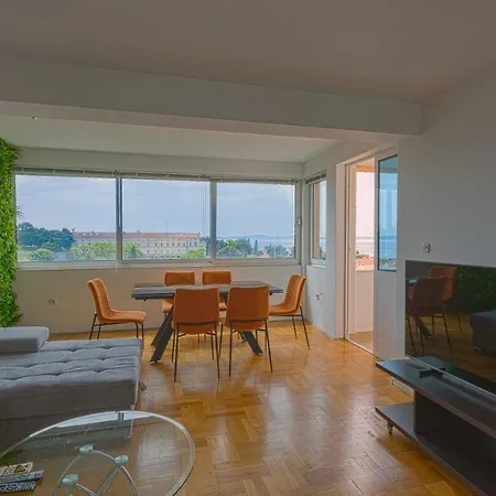 Big Nick's Penthouse Apartment