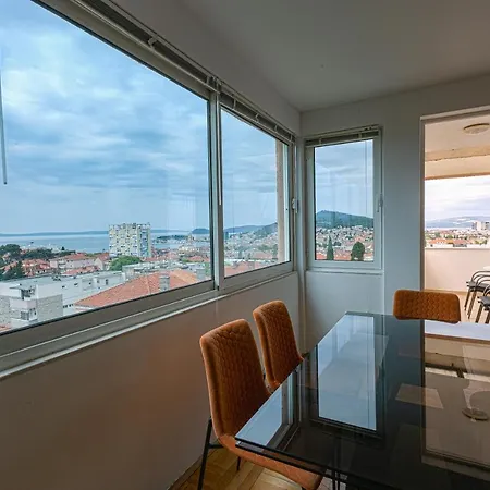 Big Nick's Penthouse Split